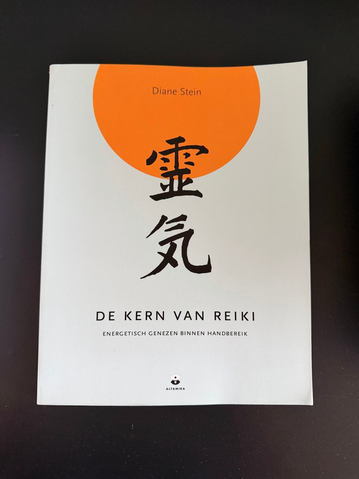 De Kern van Reiki - Energetisch Genezen, Boeken, Ophalen of Verzenden, Zo goed als nieuw, Spiritualiteit algemeen, Instructieboek