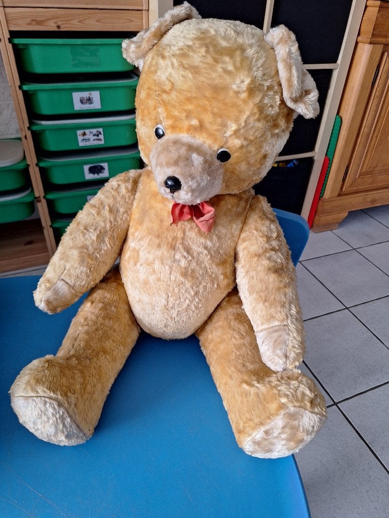 2 oude beren gevuld met stro., Ophalen