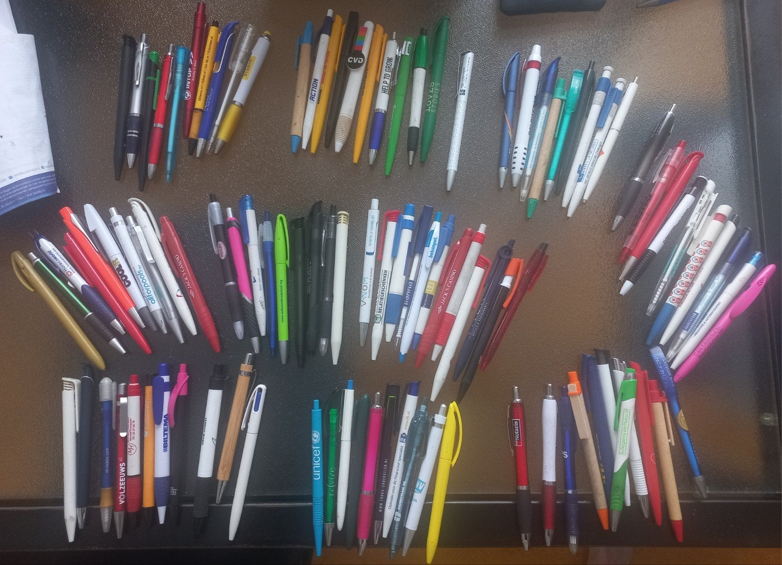 100 ballpoints met reclame, Verzamelen, Overige merken, Balpen, Ophalen of Verzenden, Zo goed als nieuw