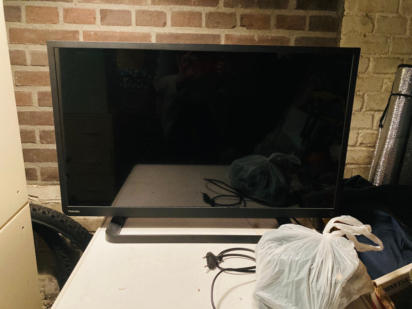 Tv met benodigde aansluitkabels, Audio, Tv en Foto, 50 Hz, LCD, Ophalen of Verzenden, 40 tot 60 cm
