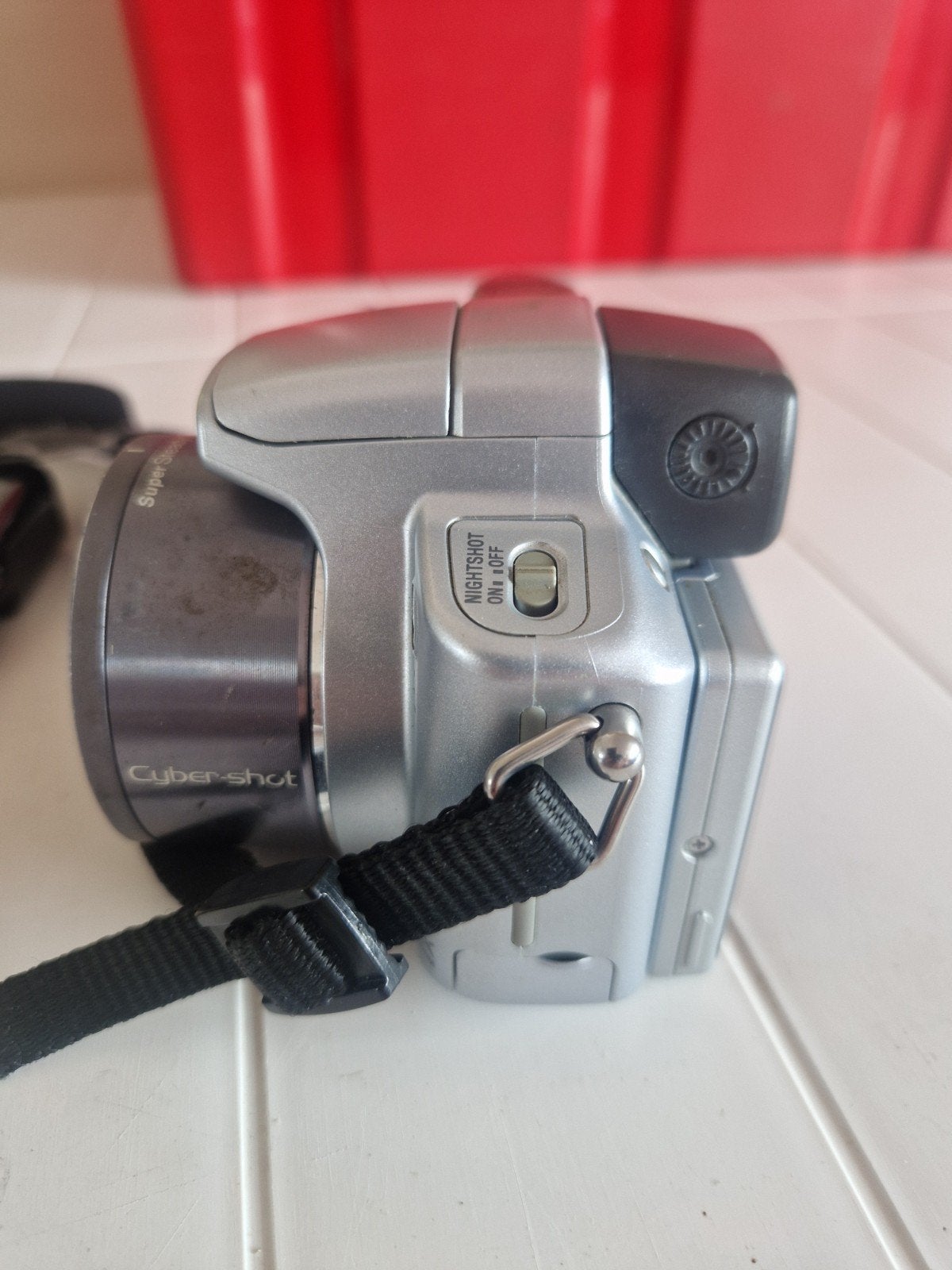 Foto 4 van Sony Cyber-shot DHC-H50 camera