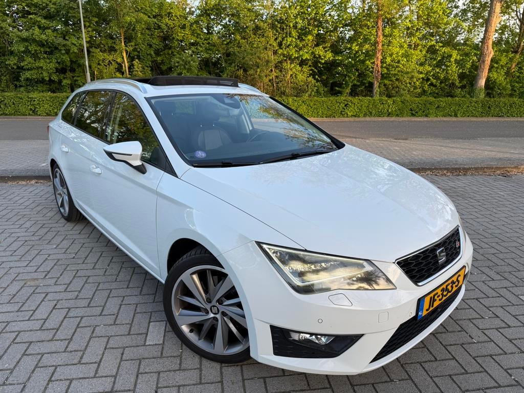 Seat Leon FR ST 1.4 TSI ACT 150pk Dsg-7 2016 Wit, Auto's, Seat, Leon, Origineel Nederlands, 1500 kg, Particulier