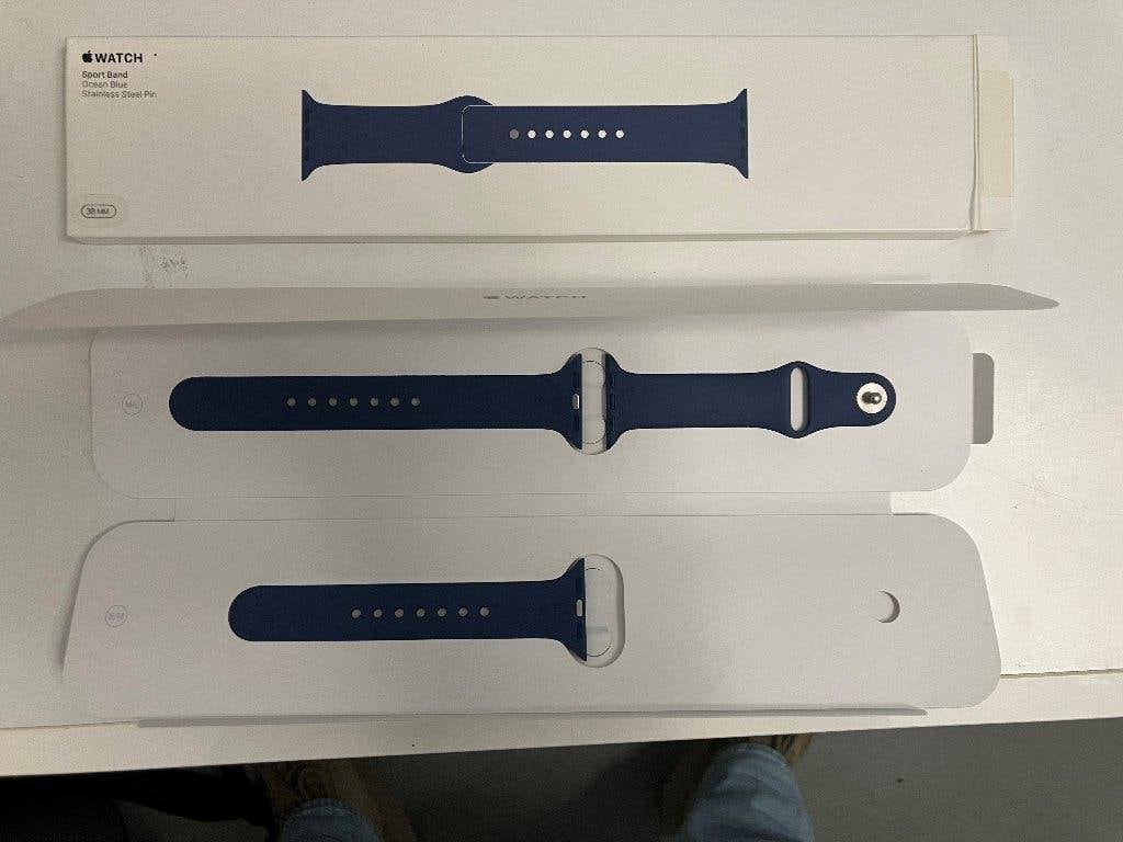 Apple Watch Sport Band 38 mm, Blauw, IOS, Nieuw, Ophalen of Verzenden
