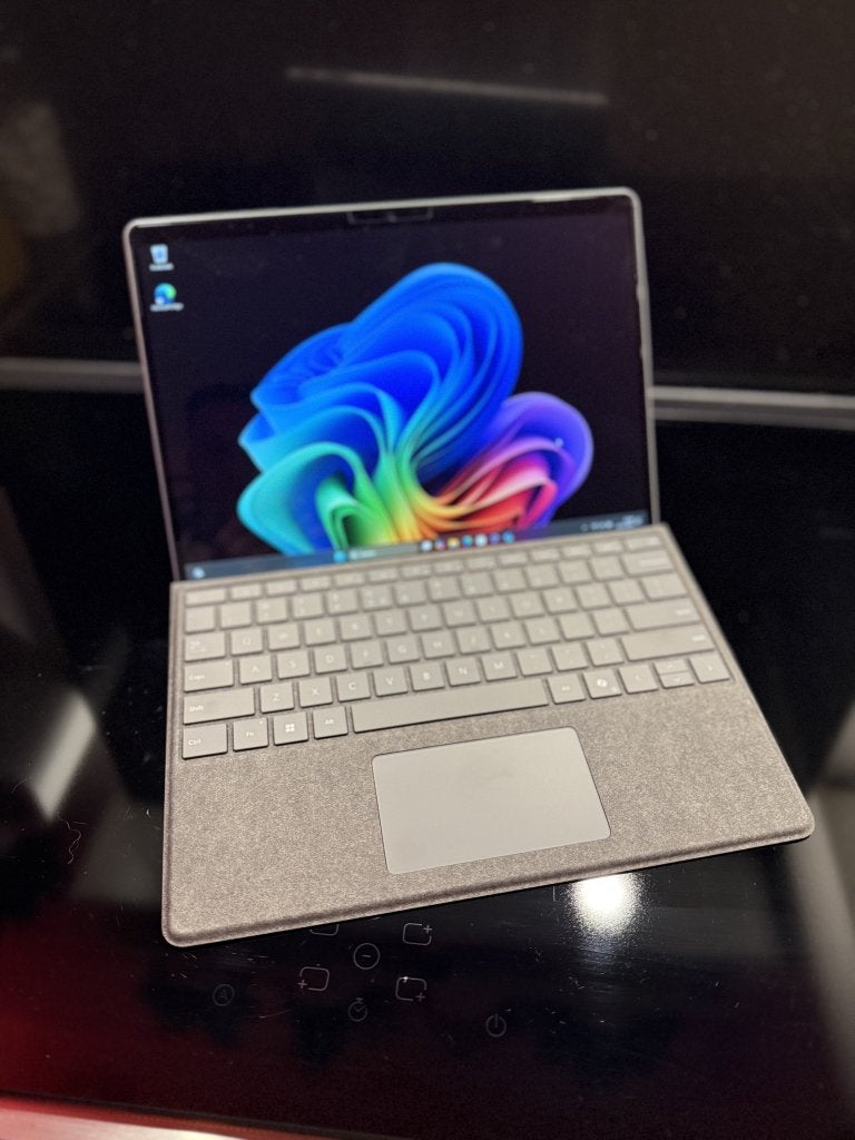 Microsoft Surface Pro 9 + , 13” 16GB ram/256Gb ssd, Qwerty, 256GB, 13 inch, I5