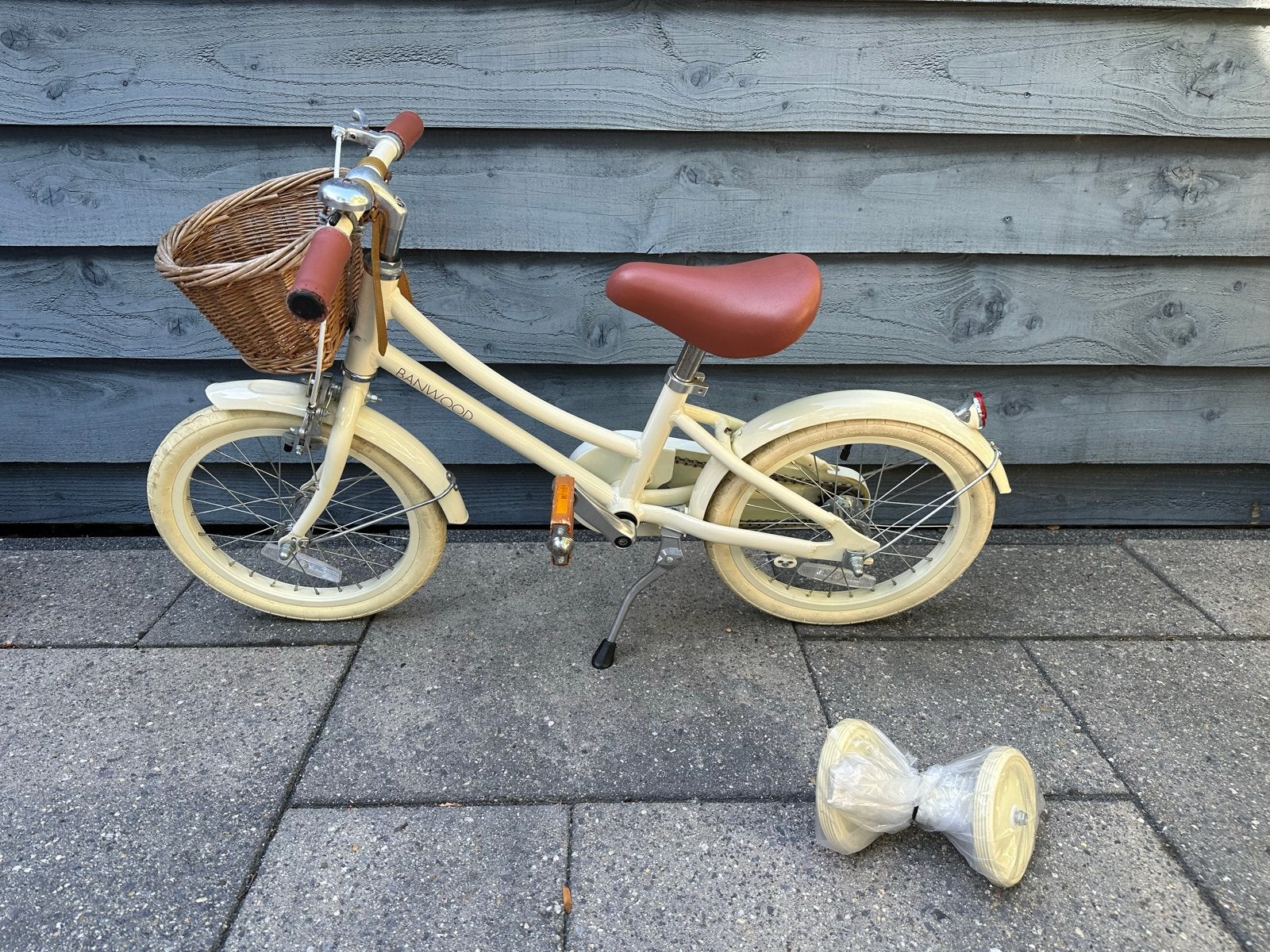 Banwood kinderfiets met mandje - crème, Ophalen, Gebruikt, Velgrem, 16 tot 20 inch