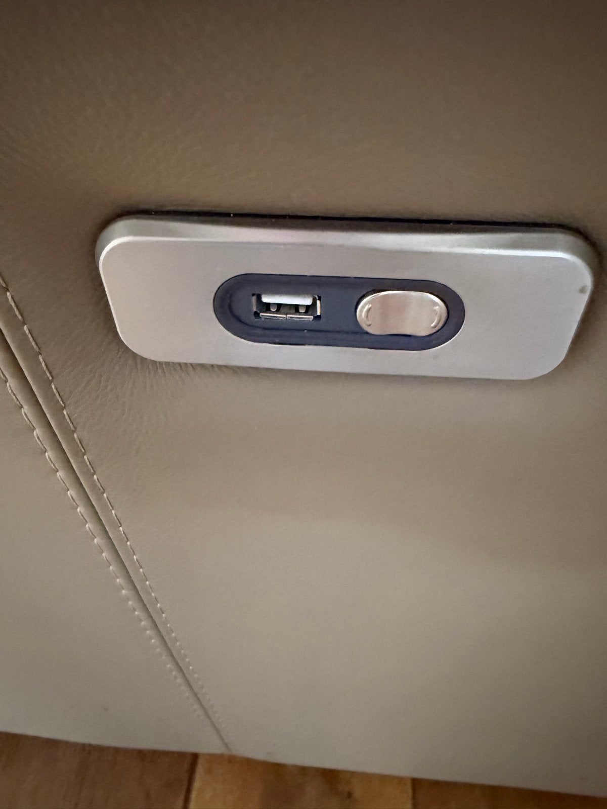 Leren bankstel met relaxfunctie en USB-aansluiting, Ophalen, Gebruikt, Driepersoons, Rechte bank
