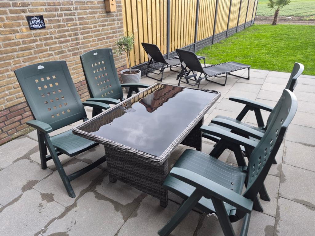 Tuinset Bois Le Duc met 4 stoelen en tafel, Tuin en Terras, Tuinsets en Loungesets, 4 zitplaatsen, Kunststof, Gebruikt, Ophalen of Verzenden
