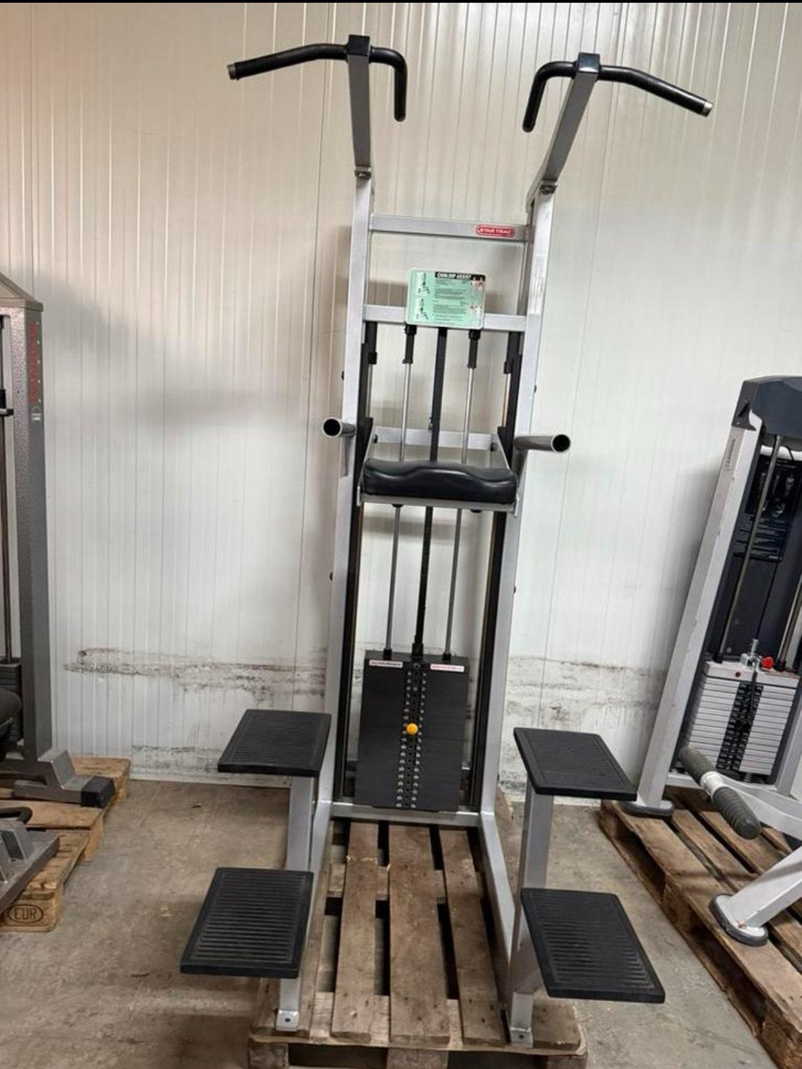 Star Trac Chin dip assist / Dips / pull up machine, Sport en Fitness, Ophalen, Benen, Gebruikt, -