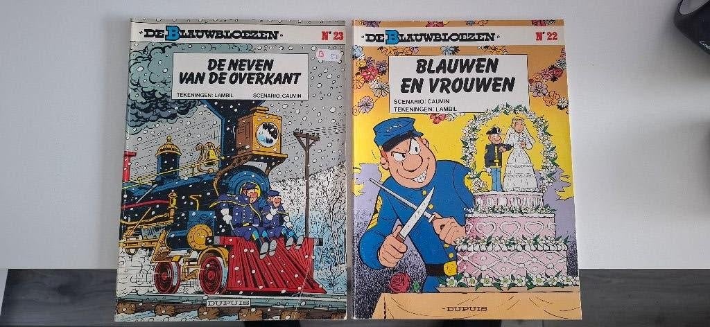 2x Blauwbloezen strip, Boeken, Gelezen, Willy Lambil, Raoul Cauvin, Ophalen of Verzenden, Meerdere stripboeken