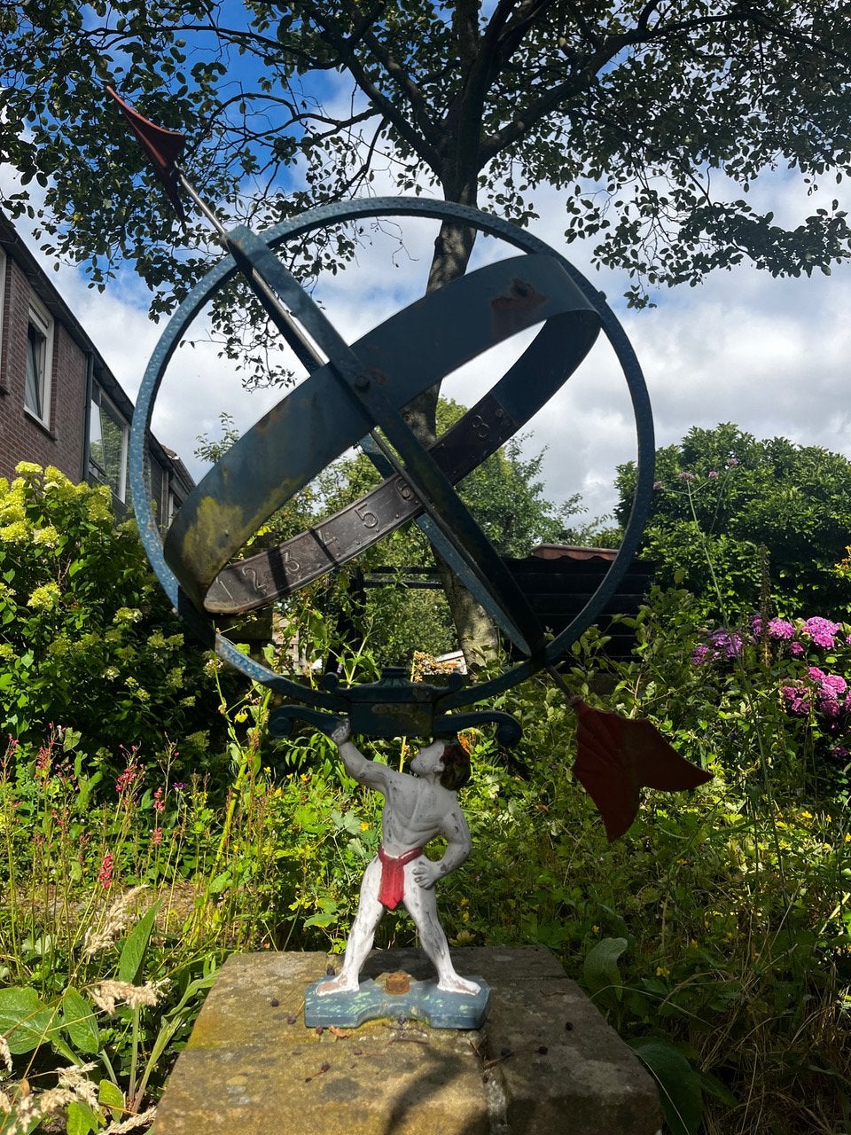 Antieke Armillairsfeer met Atlas Beeld - Tuindecoratie, Ophalen