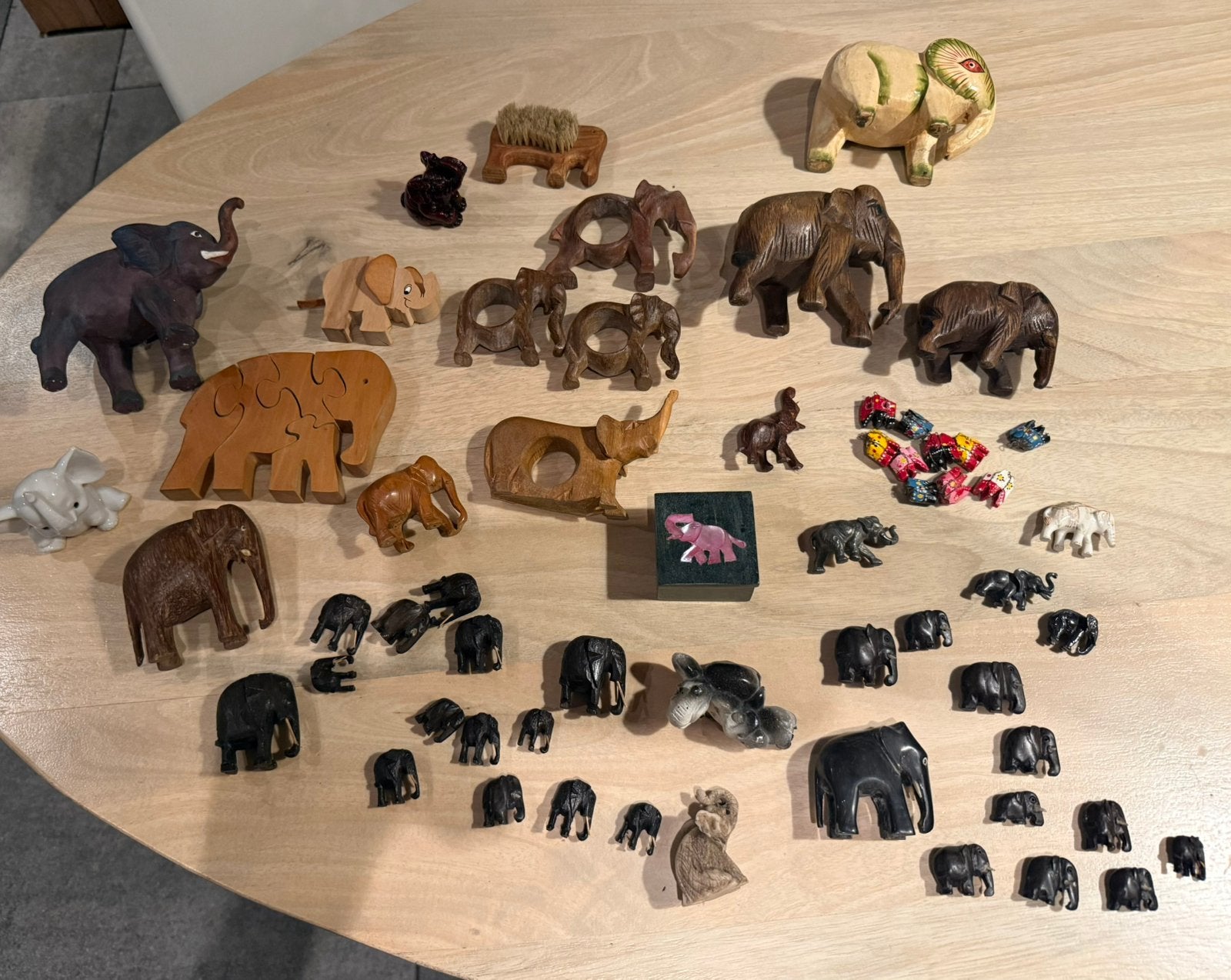58 olifantjes, beeldjes van olifanten, Ophalen of Verzenden, Gebruikt, Dier