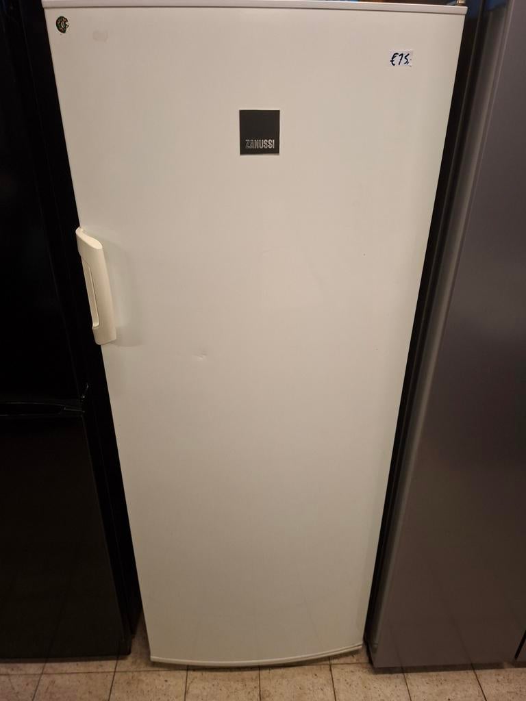 Zanussi Koelkast in nette staat sb kringloop zwartewaal, Witgoed en Apparatuur, Ophalen, 150 tot 200 liter, 140 tot 160 cm, 45 tot 60 cm