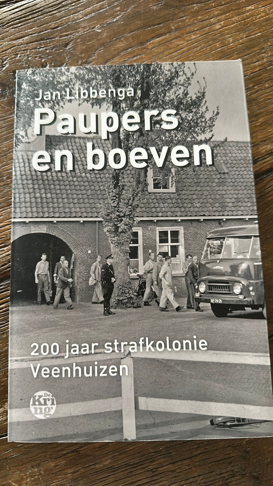 PAUPERS EN BOEVEN VEENHUIZEN JAN LIBBENGA, Ophalen of Verzenden, Zo goed als nieuw, JAN LIBBENGA