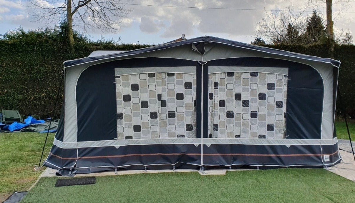 Ruime voortent voor caravan - 3m diep met erker, Caravans en Kamperen, Ophalen, Gebruikt, Polyester, Dorema