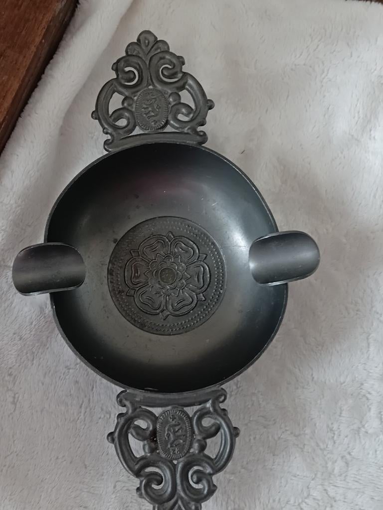 Tinnen asbak met decoratie, Ophalen of Verzenden
