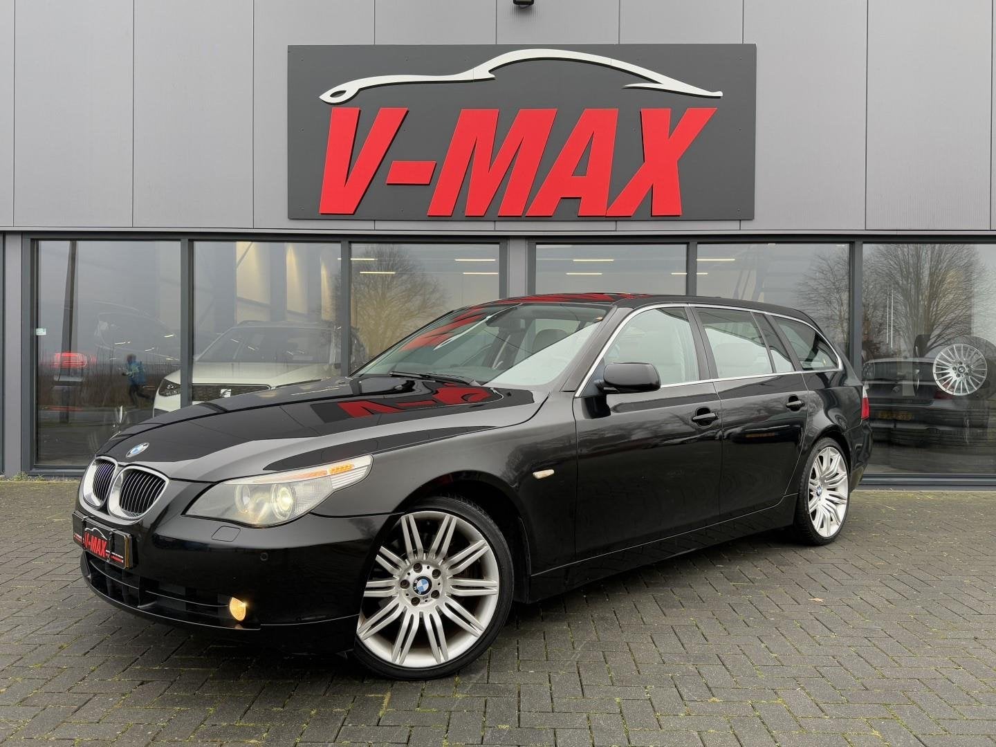 BMW 525i Touring AUT Exec Carplay Xenon Leer Stoelvw NaviPro, Automaat, Achterwielaandrijving, 2497 cc, 2000 kg
