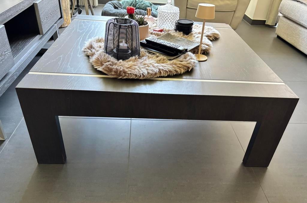 Salon tafel Delato, Ophalen