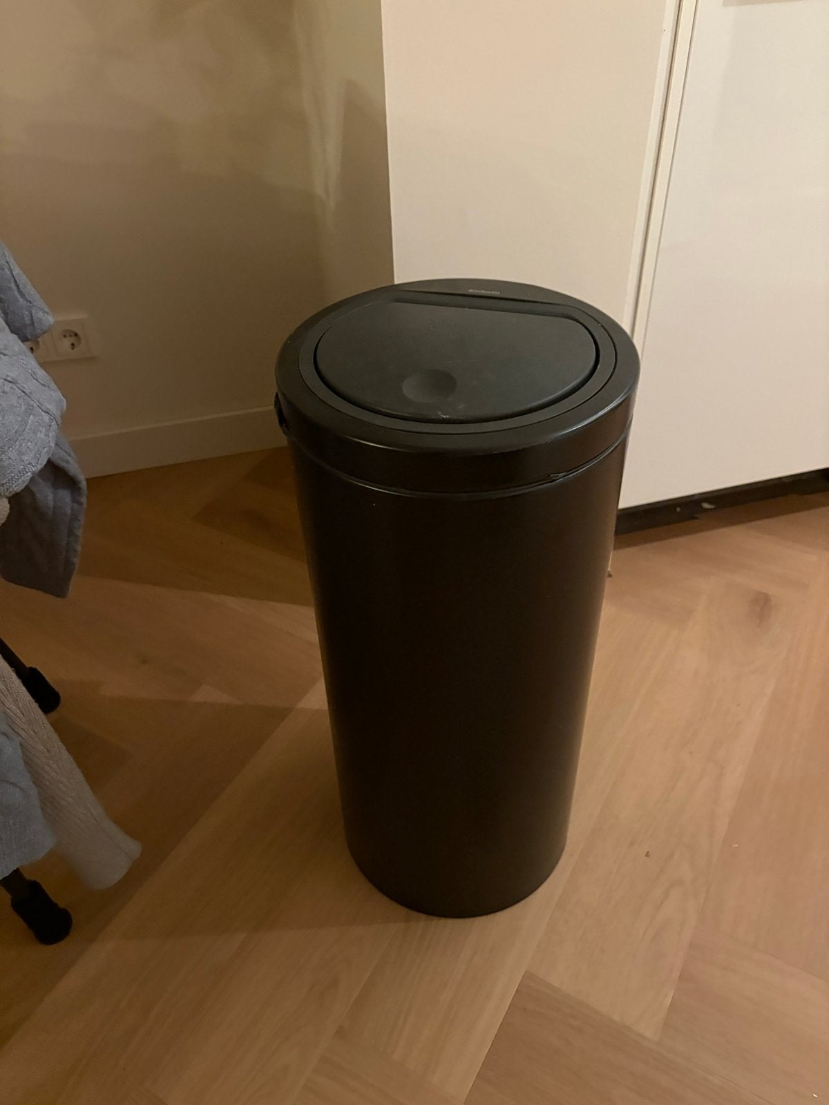 Brabantia Touch Bin Prullenbak 30L - Zwart, 20 tot 30 liter, Ophalen, Zo goed als nieuw, Metaal