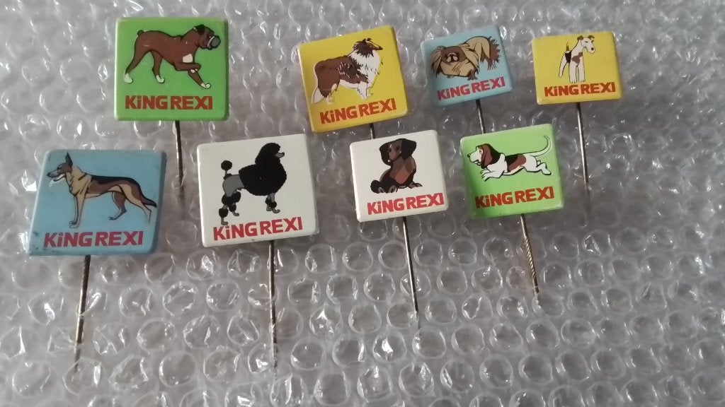 8 verschillende honden speldjes king rexi, Verzamelen, Ophalen of Verzenden, Zo goed als nieuw