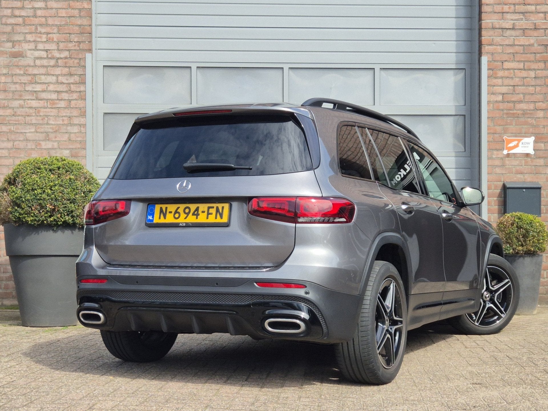 Mercedes-Benz GLB 180 Business Solution AMG In absolute nieu, 136 pk, Gebruikt, 4 cilinders, Automatische klimaatregeling