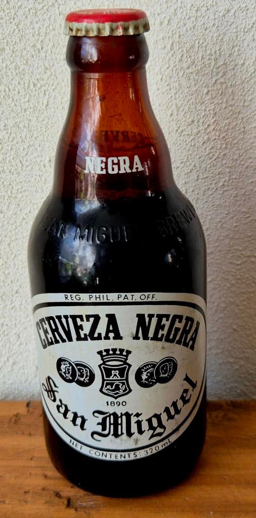PHILIPPINES zeer oud apart vol flesje bier SAN MIGUEL negra, Ophalen of Verzenden, Zo goed als nieuw, Flesje(s), Overige merken