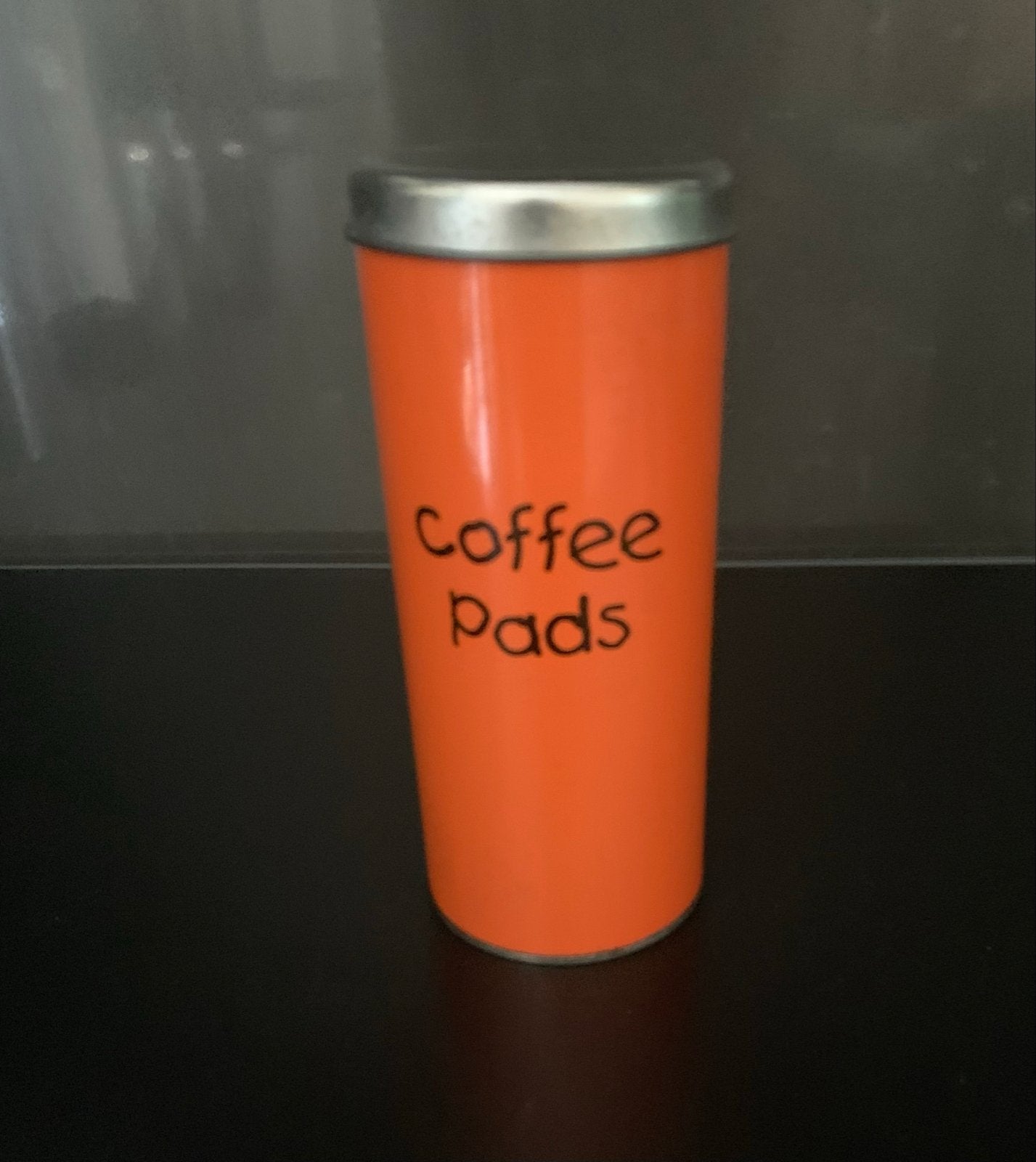 Retro Oranje voorraadbus voor koffiepads, Gebruikt, Ophalen of Verzenden, Voorraadpot, Metaal