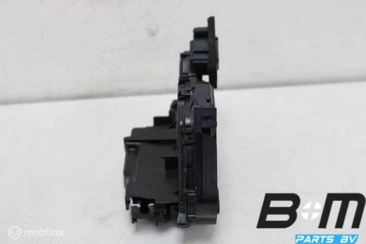 Portierslot rechtsvoor VW Tiguan 5NA 5NB837016C, Gebruikt