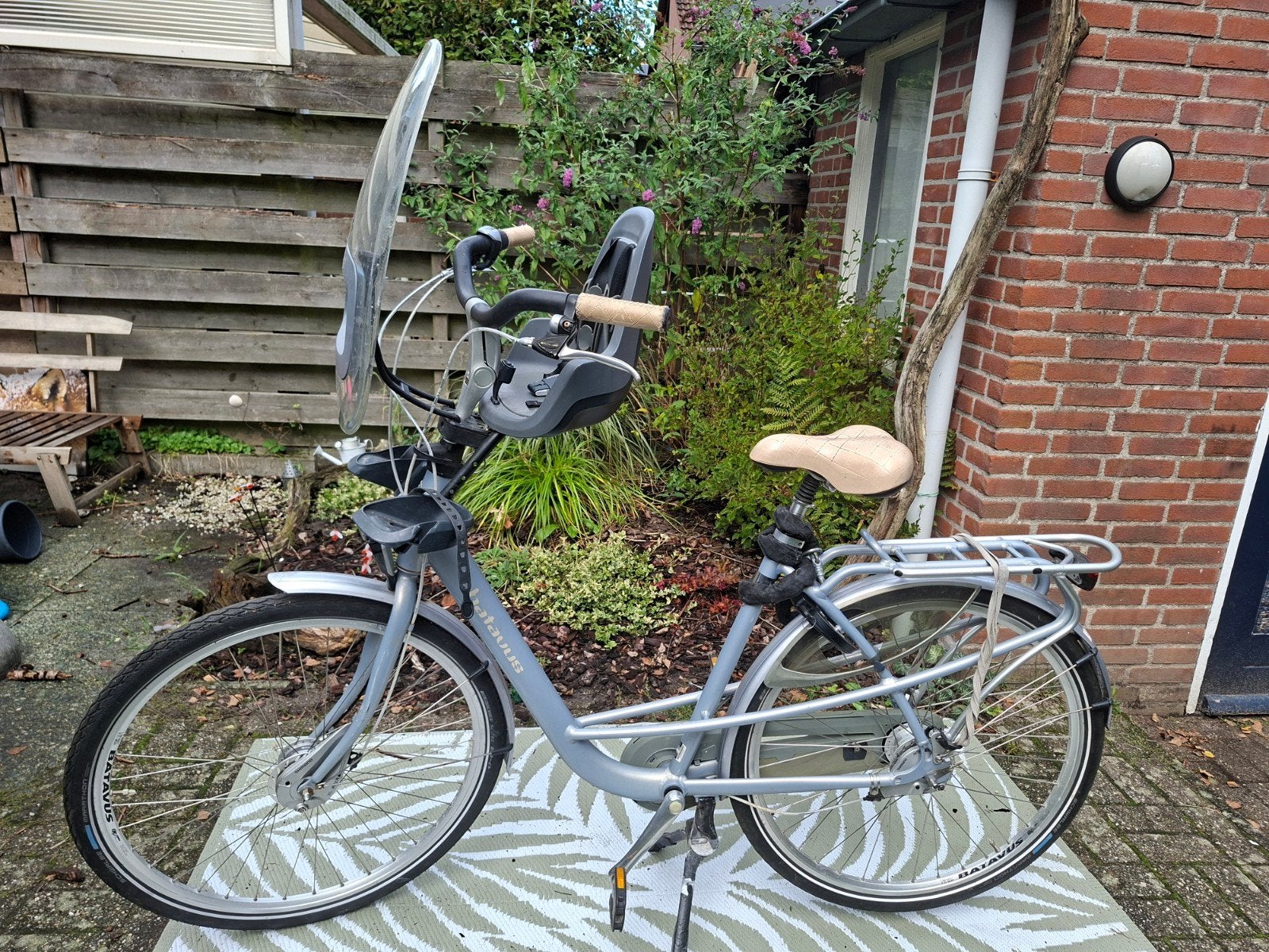 Batavus mamafiets met kinderzitje en windscherm, Fietsen en Brommers, Ophalen, Versnellingen, Batavus, 1 zitje