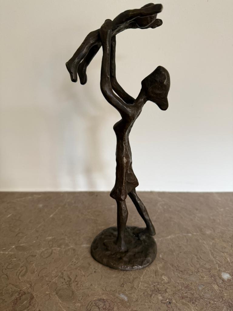 Bronzen beeld - Corry Ammerlaan - “Moeder en kind”, Ophalen of Verzenden, 20 - 50 cm, Beeld, Abstract