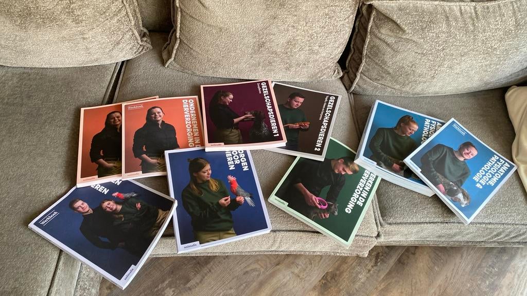 Boeken Dierverzorging: Werken, Zorgen, Ondernemen, Boeken, Studieboeken en Cursussen, Ophalen, Beta, Zo goed als nieuw, MBO