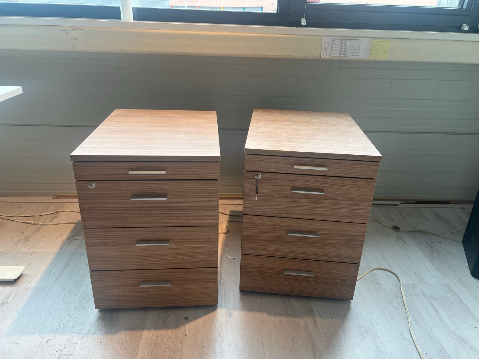 Twee ladeblokken met 4 laden, houtkleur, Minder dan 50 cm, Gebruikt, Ophalen of Verzenden, 3 of 4 laden