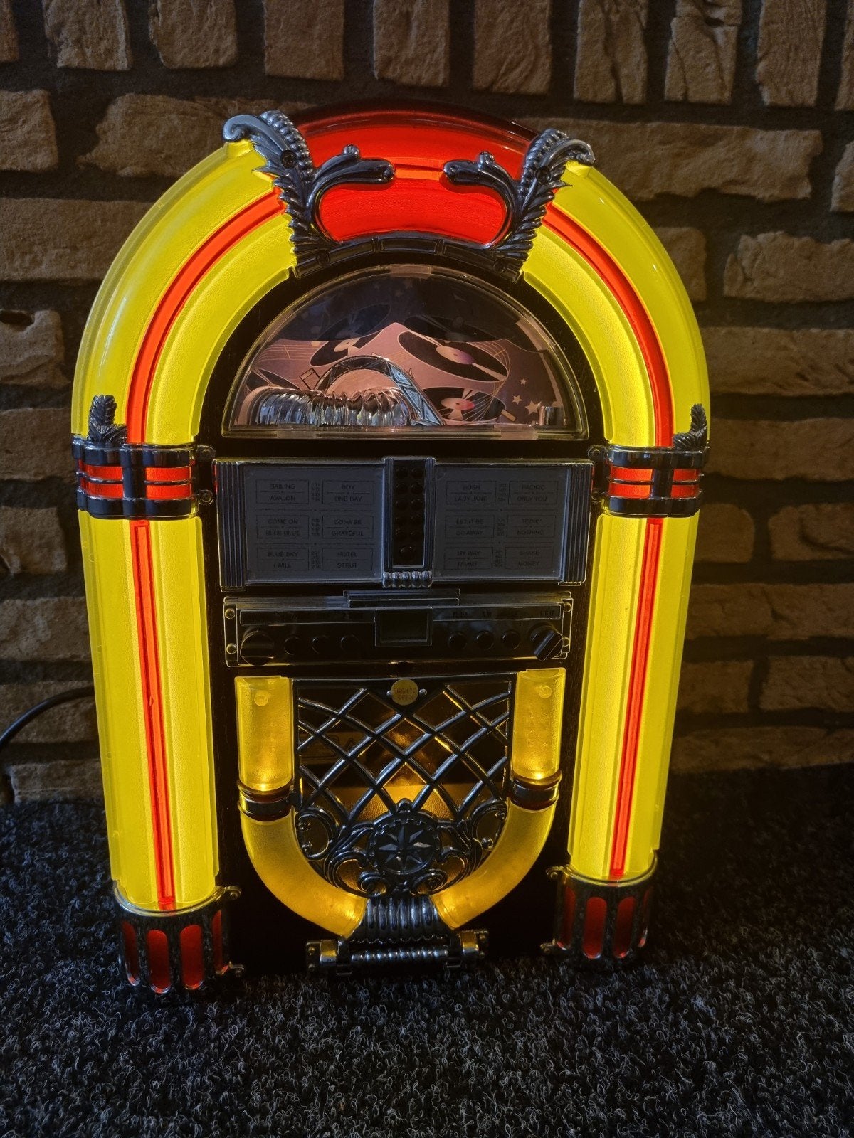 Prachtige Retro Jukebox met CD-speler, FM/AM radio., Verzamelen, Ophalen of Verzenden, Zo goed als nieuw, 1970 tot heden, Overige merken