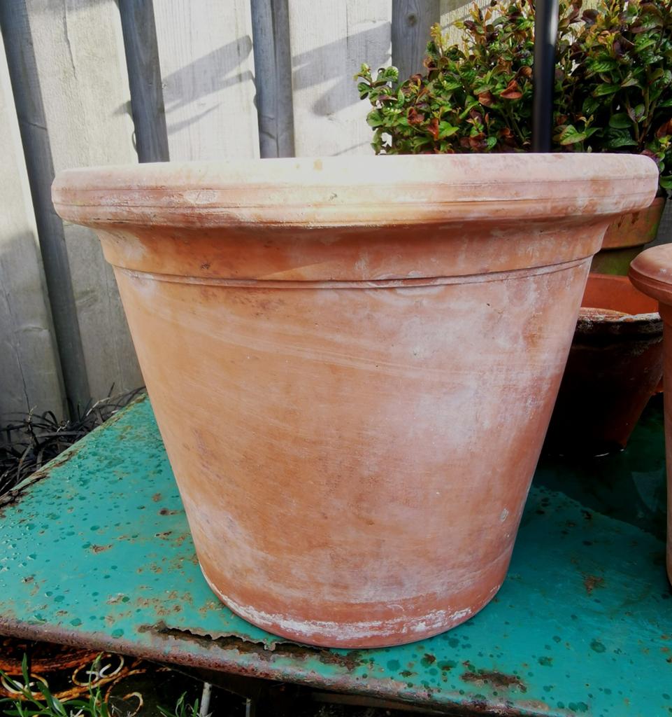 Italiaanse terracotta potten zware kwaliteit 23,5/19h Miekje, Ophalen, ., Rond, Zo goed als nieuw