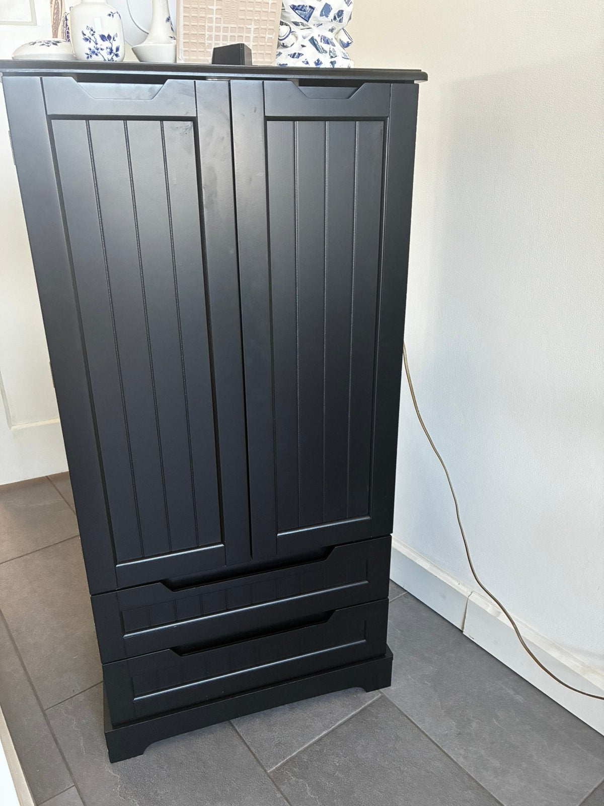 Mooie dichte zwarte kast, Huis en Inrichting, Ophalen, Met deur(en), 100 tot 150 cm, 50 tot 100 cm