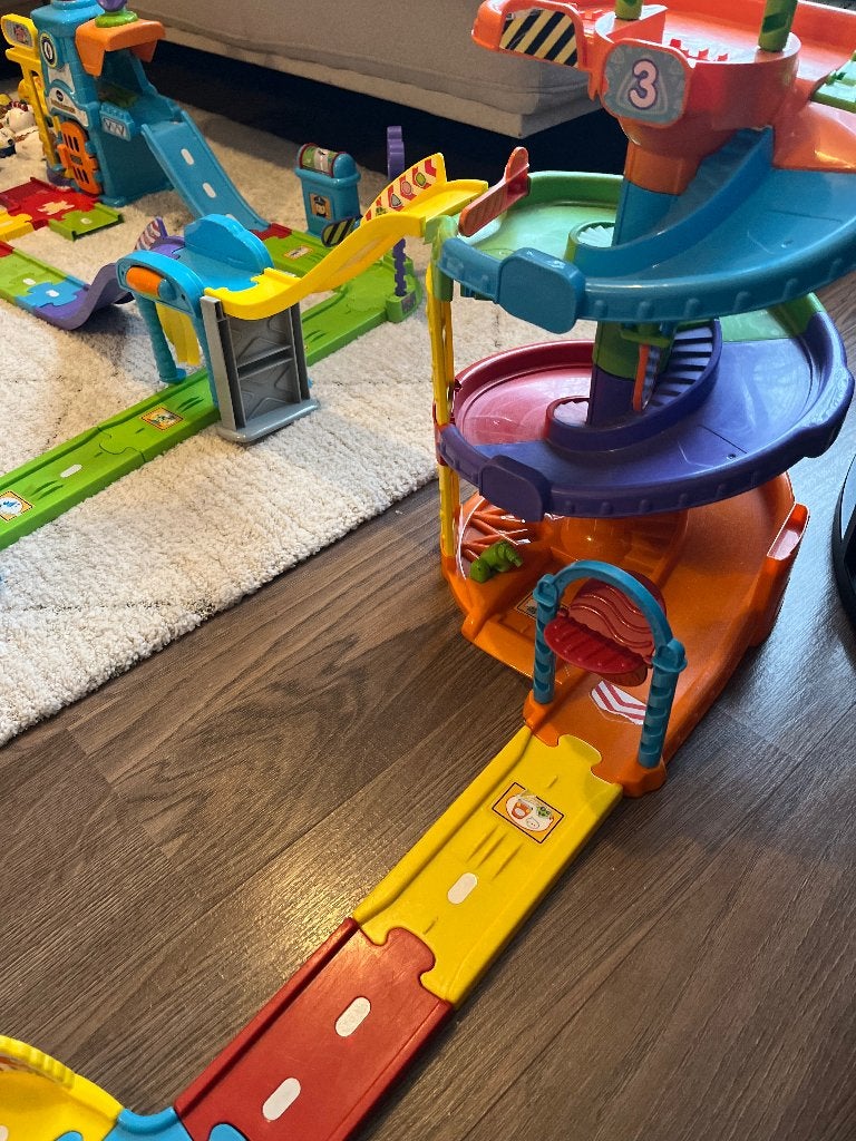 Vtech toet toet racebaan auto's, Ophalen of Verzenden, Zo goed als nieuw, 2 tot 4 jaar