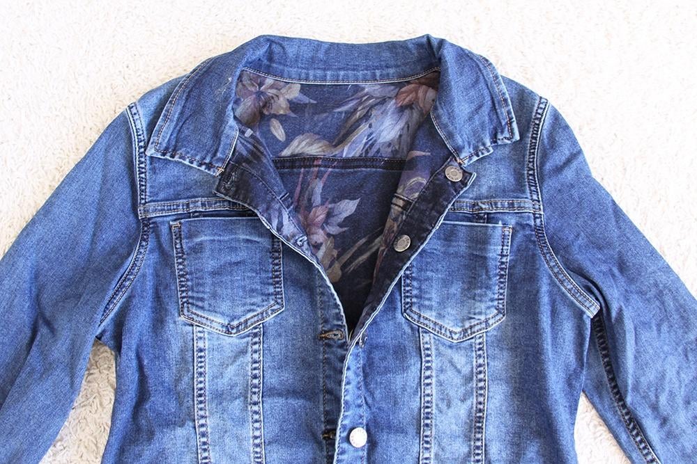 Mooi Spijkerjasje - 80 (M) € 35,-, Kleding | Dames, Overige Dameskleding, ---, Ophalen of Verzenden, Zo goed als nieuw