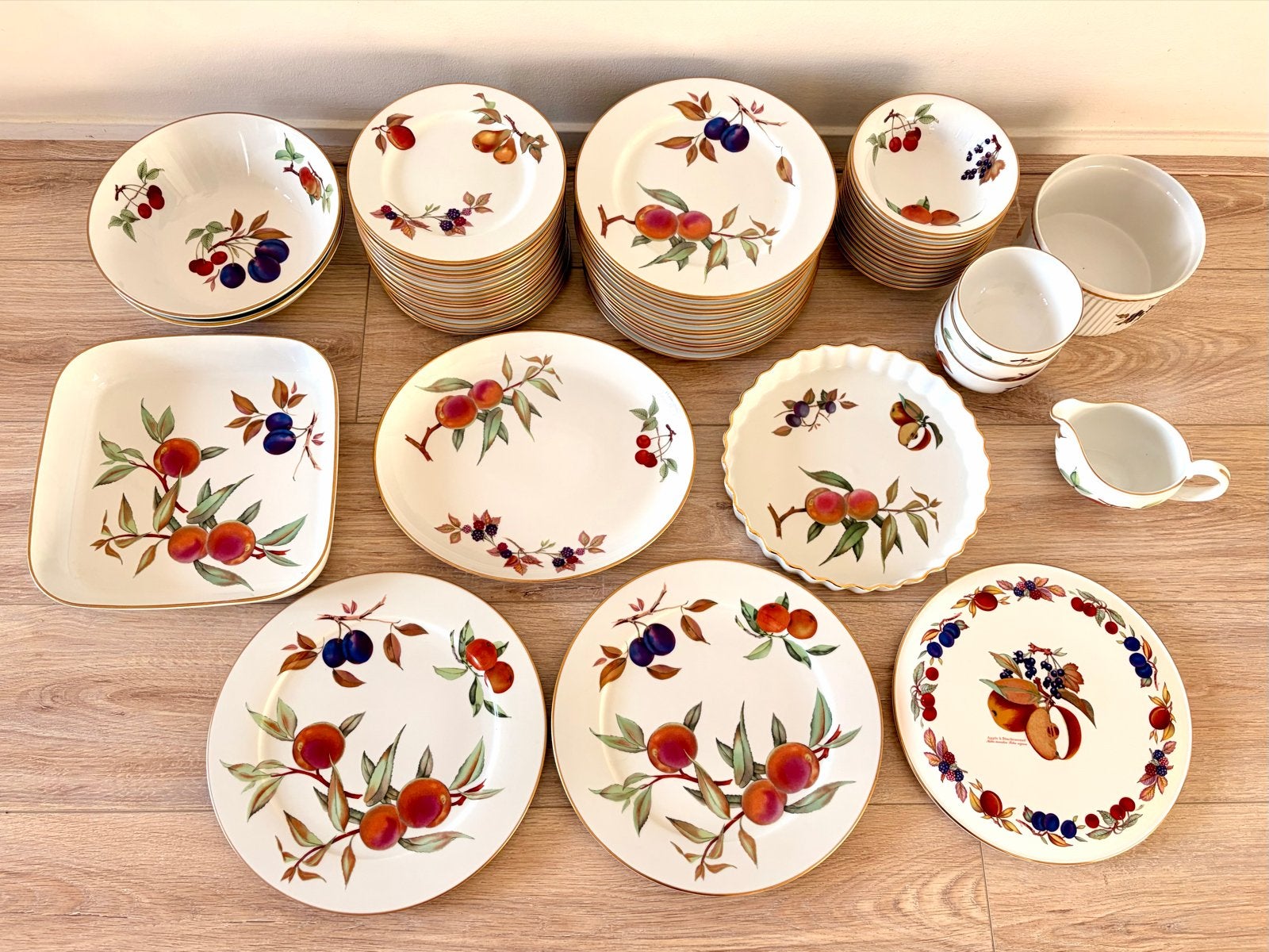 Uitgebreid Royal Worcester Evesham servies - Vintage, Vintage, Ophalen of Verzenden, Zo goed als nieuw, Porselein