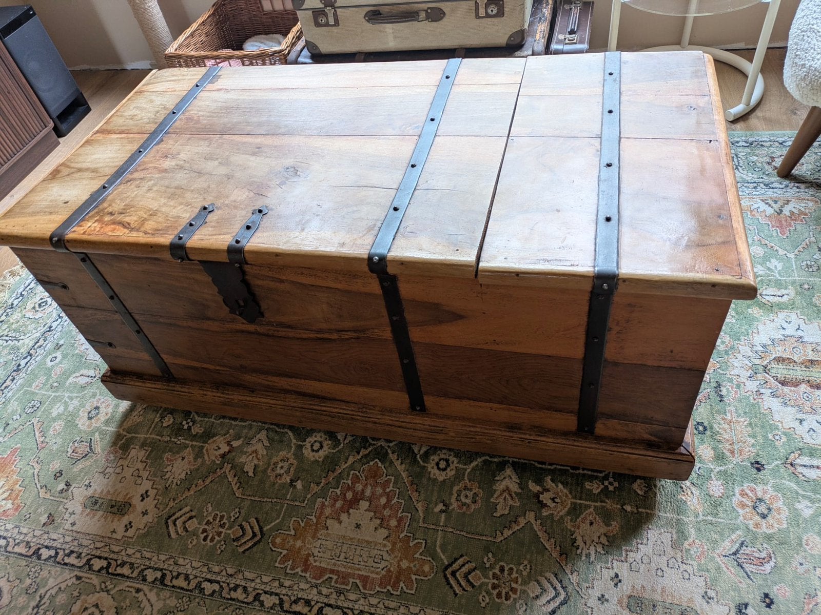 Koloniale stijl kist / salontafel, Huis en Inrichting, Woonaccessoires | Kisten, Ophalen, 100 tot 150 cm, Zo goed als nieuw, 5 – 50