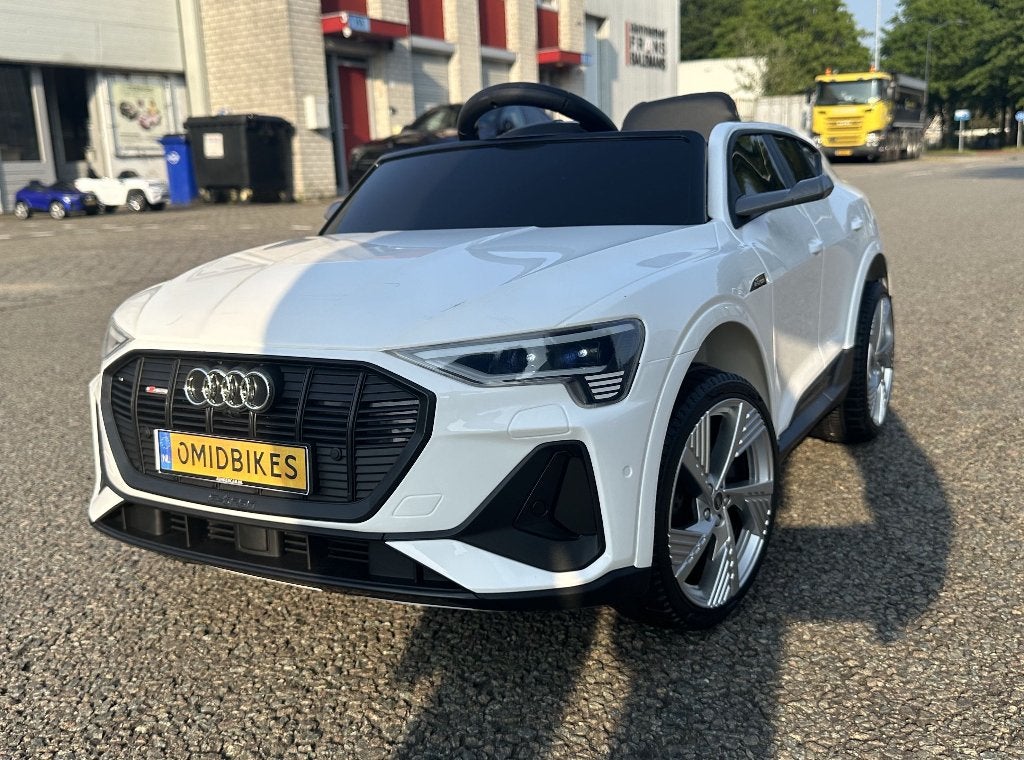 Audi E-tron 12v wit - Afstandsbediening - 4x4 - Leder - Rubb, Ophalen of Verzenden, Nieuw, Overige typen