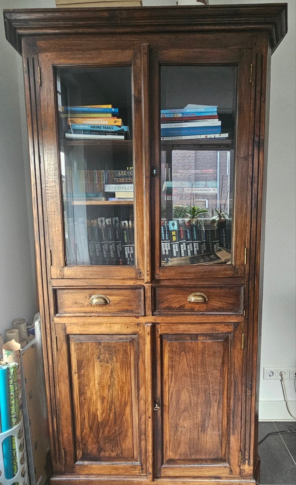Koloniale teakhouten boekenkast/vitrinekast, Ophalen