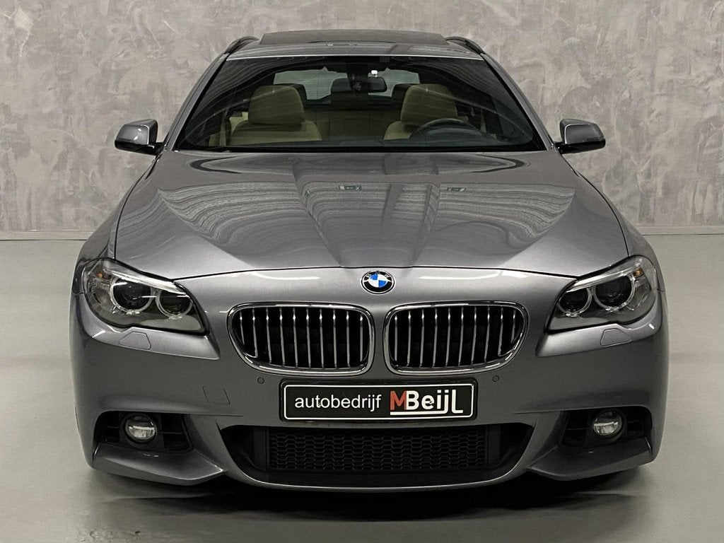 BMW 5-serie Touring 520i High Executive /M-Pakket /Pano /Rol, Automaat, Gebruikt, 4 cilinders, 2000 kg