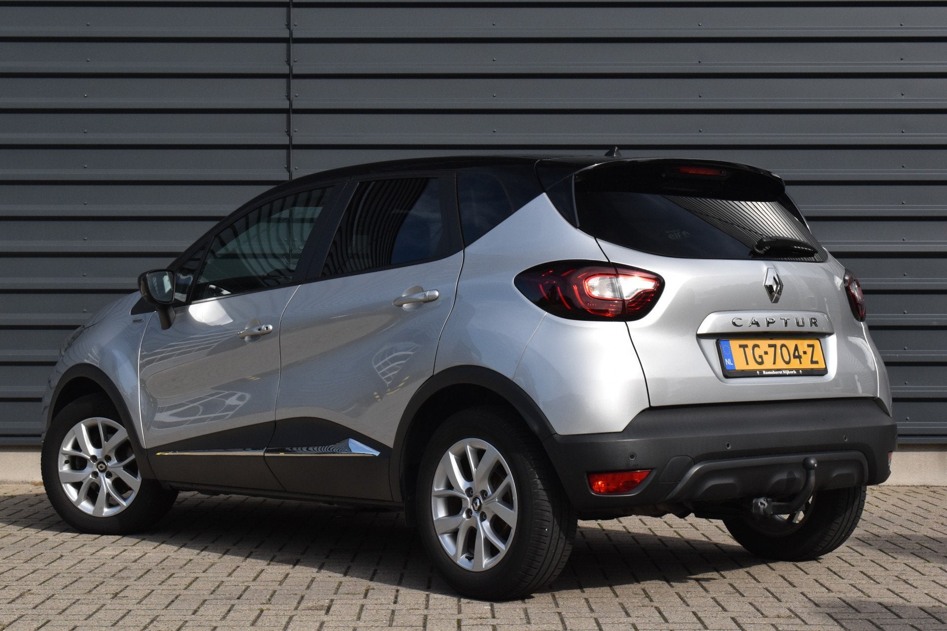 Renault Captur 1.2 TCe Aut. Limited | Trekhaak | Camera | Ke, Stof, Gebruikt, 4 cilinders, 635 kg