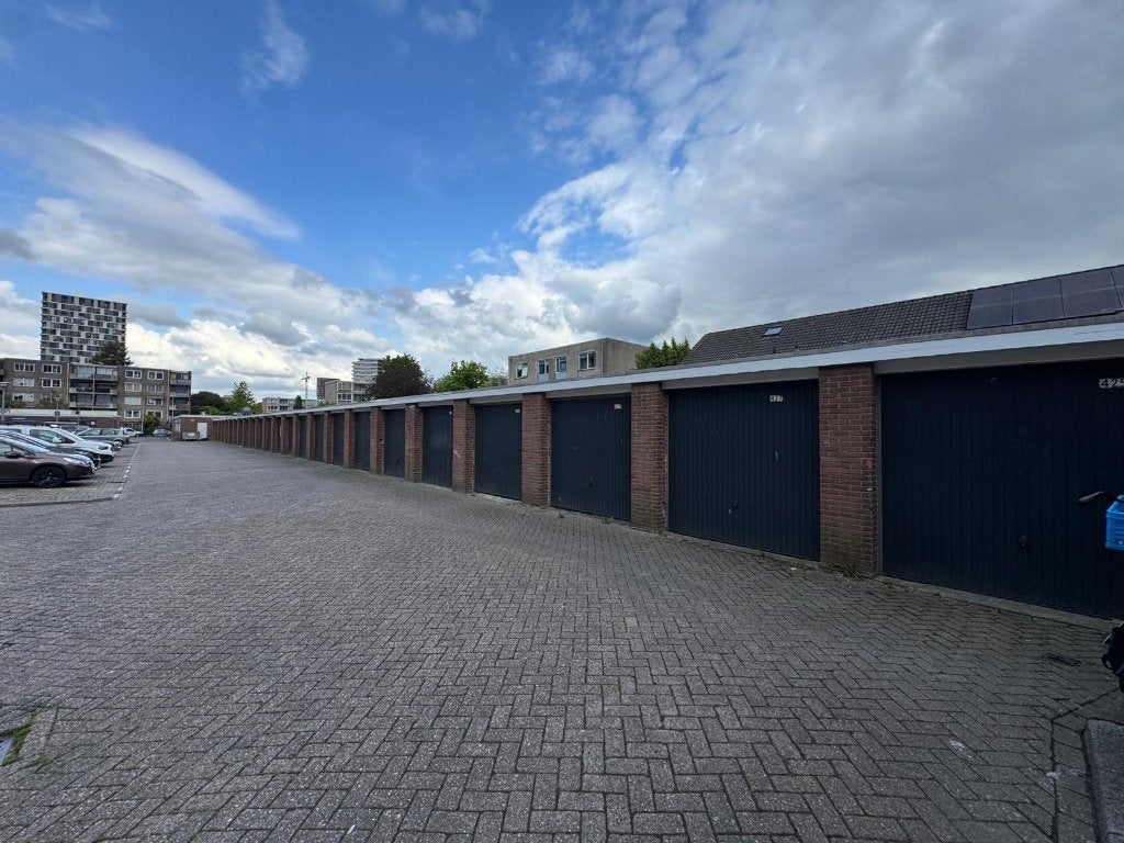 Garagebox te huur–Marco Pololaan Utrecht | Beveiligd terrein