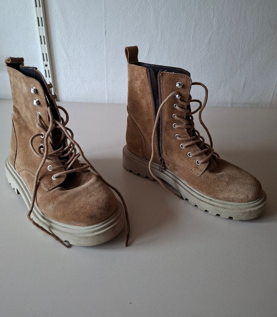Dames Veter boots, Beige, Overige typen, Ophalen of Verzenden, Gedragen