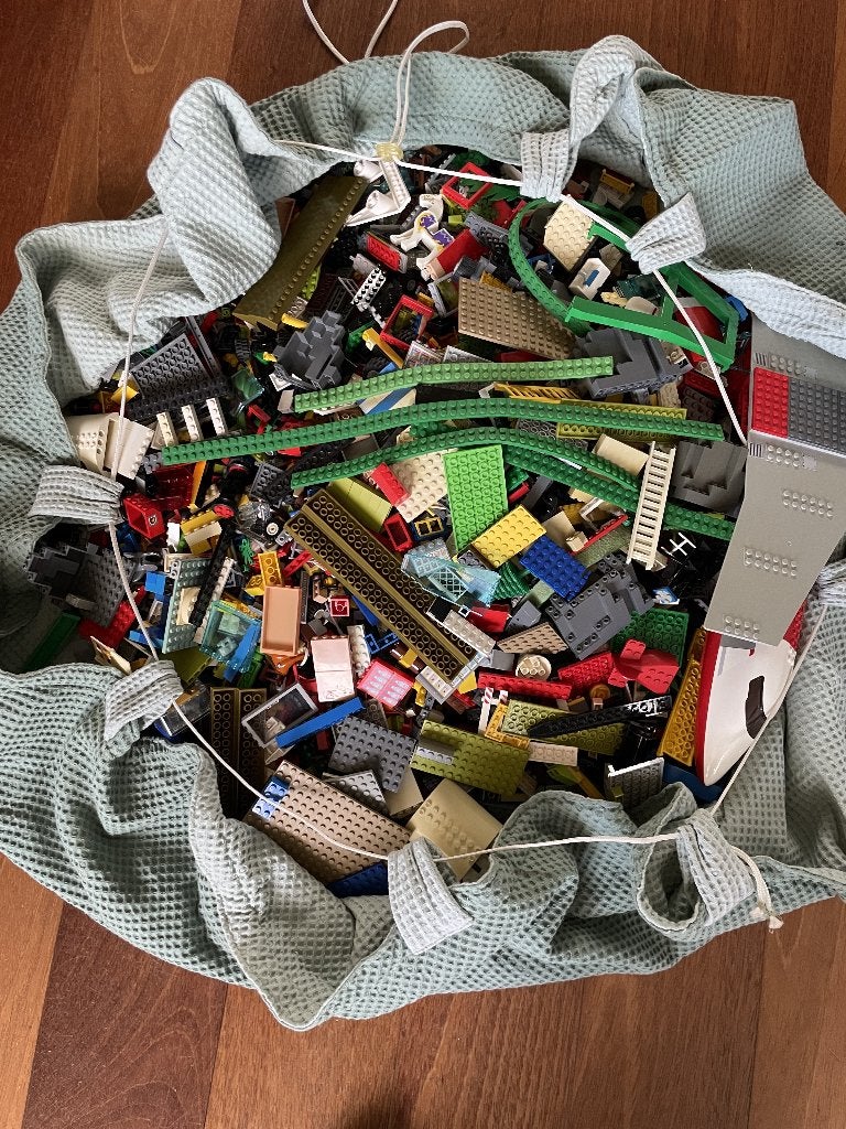 LEGO in groene plunjezak / speelkleed, Kinderen en Baby's, Gebruikt, Overige thema's, Lego, Ophalen of Verzenden
