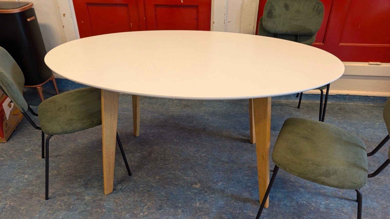 Ovale eettafel 150x90 cm - modern design, Ophalen, Gebruikt, 50 tot 100 cm, 150 tot 200 cm