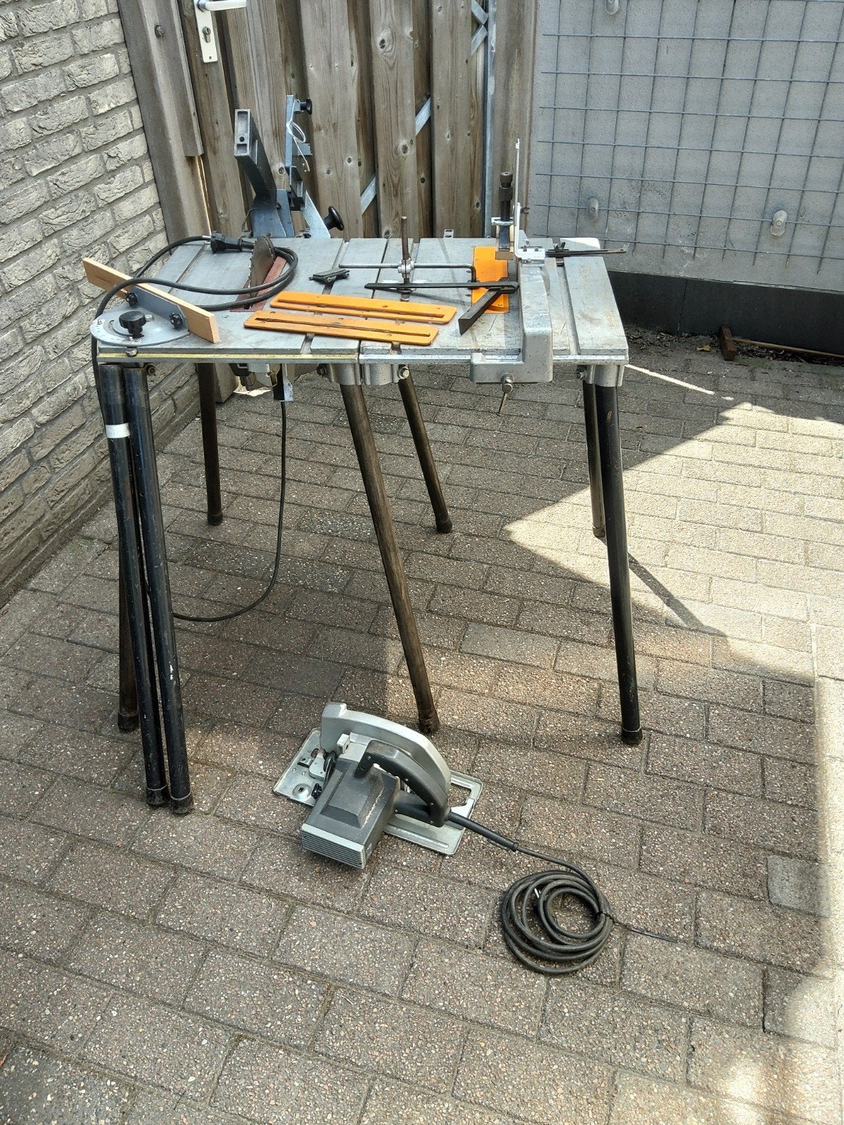 ELU zaag-en freestafel, type HM182, Doe-het-zelf en Verbouw, Ophalen, Gebruikt, Afkortzaag, 30 tot 70 mm