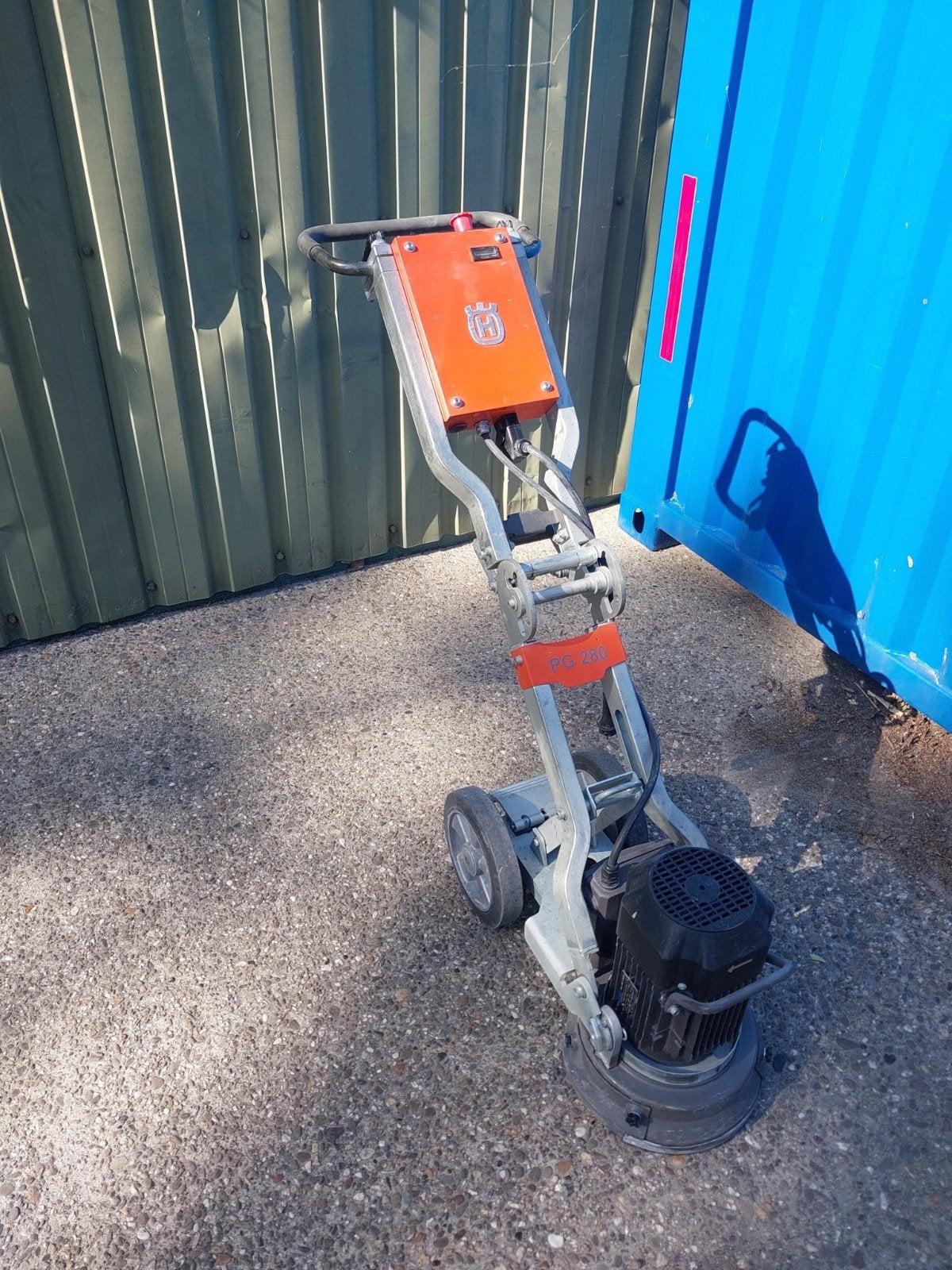 Husqvarna PG280 Vloerschuurmachine met diamantblokken, Ophalen, Zo goed als nieuw, 1200 watt of meer, Excentrische schuurmachine