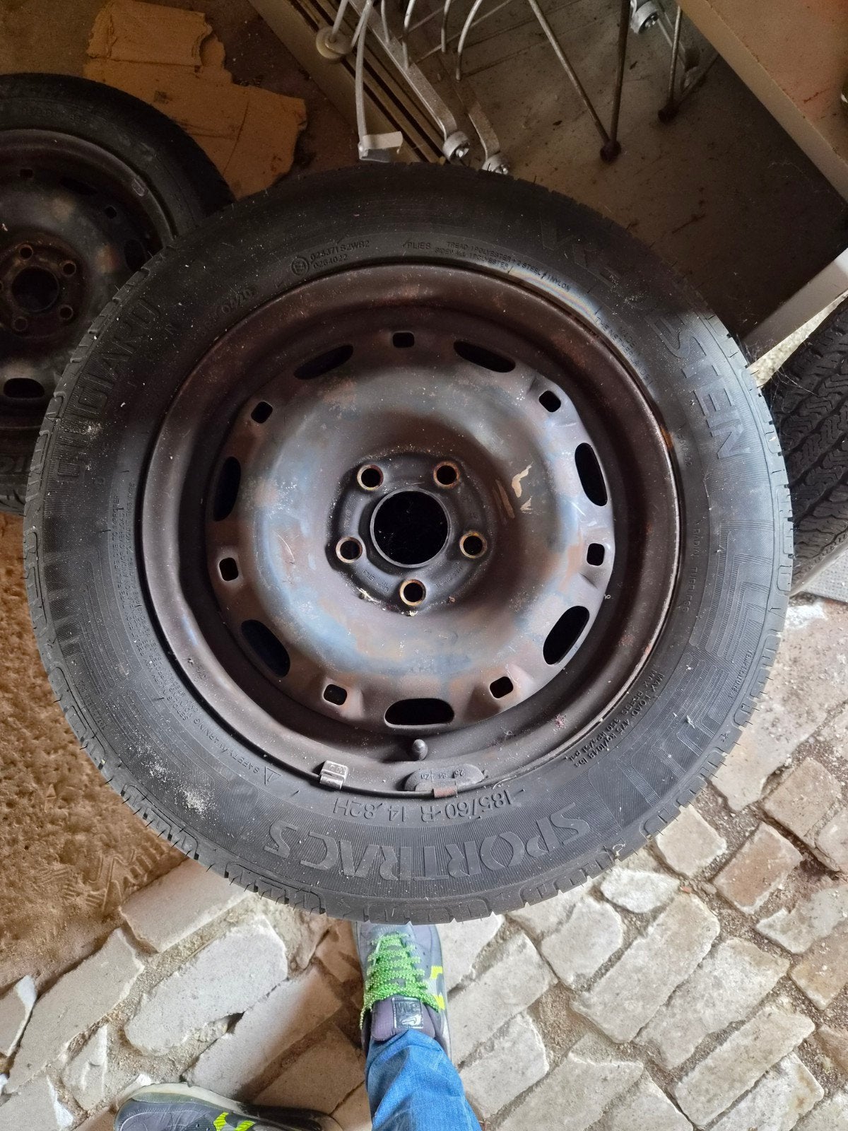 Skoda fabia stalen velgen met banden 185/60 14, Ophalen, Gebruikt