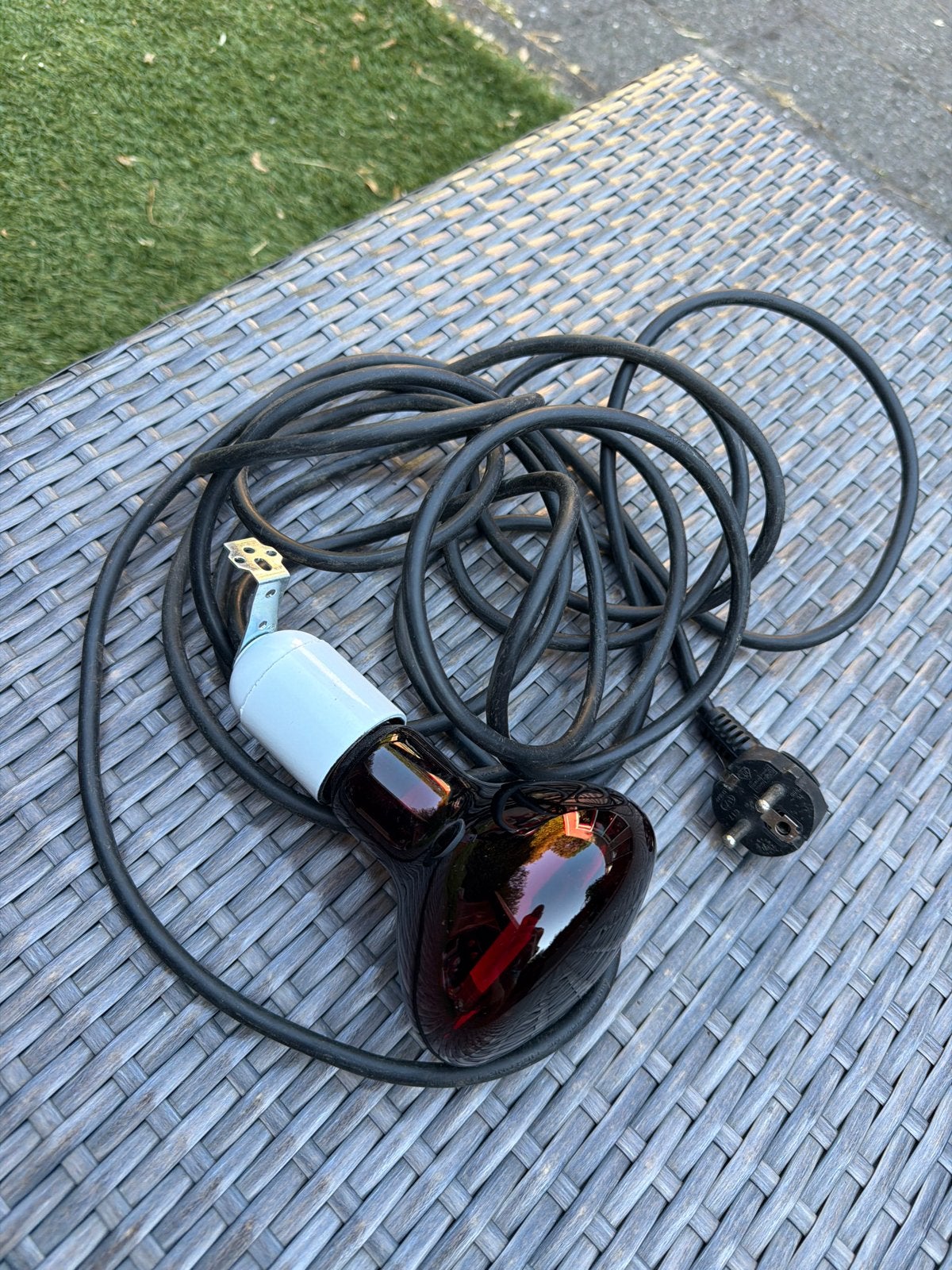 Infrarood warmtelamp 60W met 4 meter kabel, Gebruikt, Overige fittingen, Ophalen of Verzenden, Glas